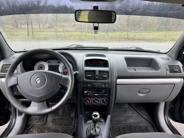 Серый Рено Clio Symbol, объемом двигателя 1.4 л и пробегом 75 тыс. км за 3950 $, фото 20 на Automoto.ua