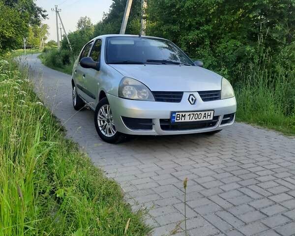 Серый Рено Clio Symbol, объемом двигателя 1.39 л и пробегом 220 тыс. км за 2450 $, фото 1 на Automoto.ua