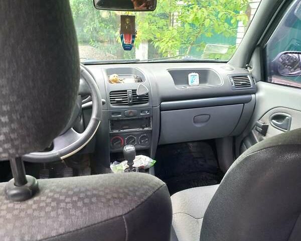 Сірий Рено Clio Symbol, об'ємом двигуна 1.4 л та пробігом 96 тис. км за 4200 $, фото 9 на Automoto.ua