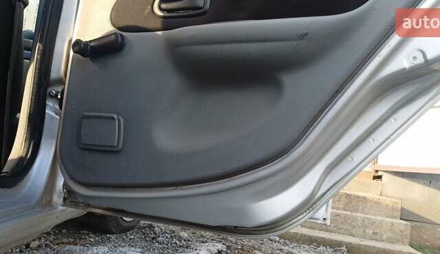 Серый Рено Clio Symbol, объемом двигателя 1.39 л и пробегом 338 тыс. км за 2600 $, фото 4 на Automoto.ua