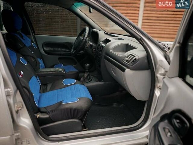 Серый Рено Clio Symbol, объемом двигателя 1.4 л и пробегом 200 тыс. км за 2300 $, фото 11 на Automoto.ua