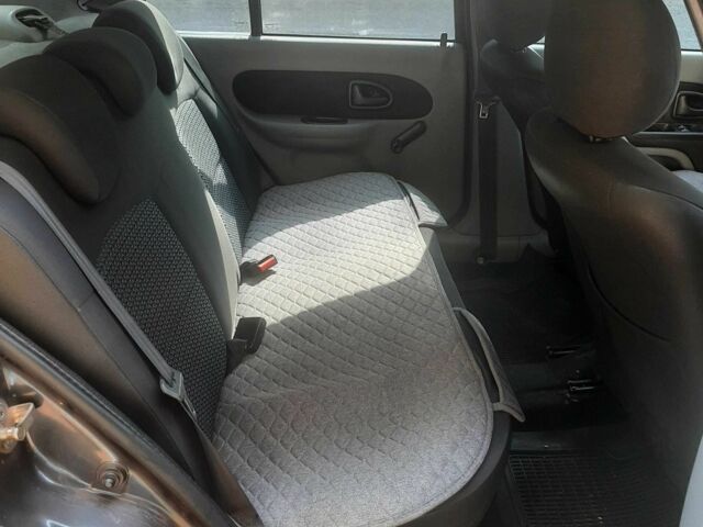 Серый Рено Clio Symbol, объемом двигателя 1.4 л и пробегом 170 тыс. км за 4000 $, фото 2 на Automoto.ua