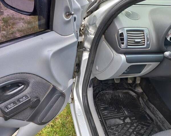 Сірий Рено Clio Symbol, об'ємом двигуна 1.4 л та пробігом 96 тис. км за 4200 $, фото 6 на Automoto.ua