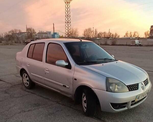 Серый Рено Clio Symbol, объемом двигателя 1.39 л и пробегом 338 тыс. км за 2600 $, фото 2 на Automoto.ua