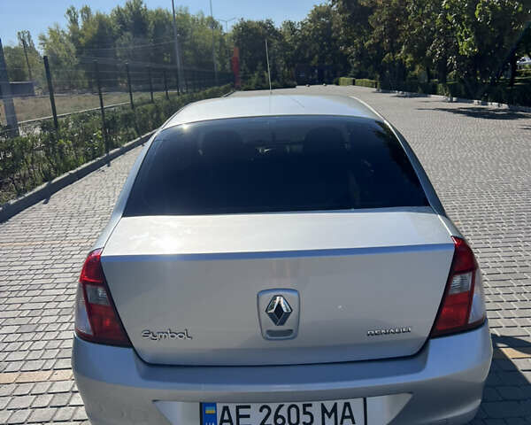 Серый Рено Clio Symbol, объемом двигателя 1.39 л и пробегом 170 тыс. км за 4100 $, фото 4 на Automoto.ua