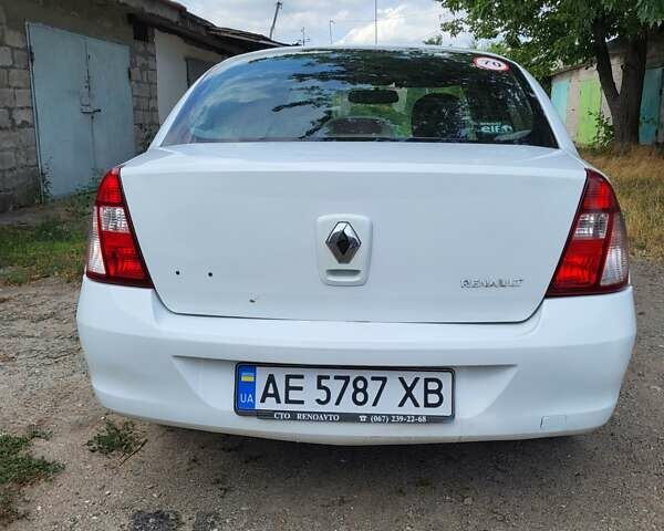 Серый Рено Clio Symbol, объемом двигателя 1.4 л и пробегом 230 тыс. км за 2900 $, фото 3 на Automoto.ua