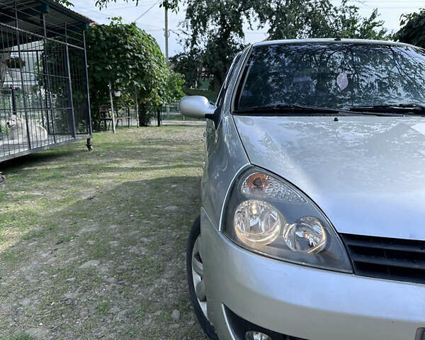 Серый Рено Clio Symbol, объемом двигателя 1.39 л и пробегом 240 тыс. км за 3500 $, фото 18 на Automoto.ua