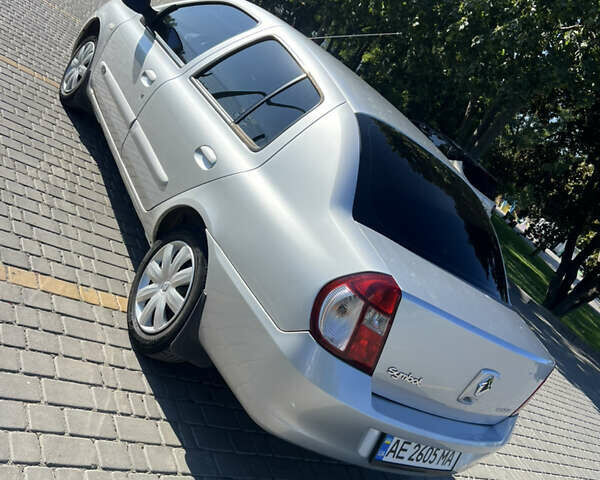 Серый Рено Clio Symbol, объемом двигателя 1.39 л и пробегом 170 тыс. км за 4100 $, фото 5 на Automoto.ua