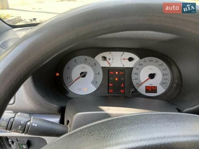 Серый Рено Clio Symbol, объемом двигателя 1.39 л и пробегом 270 тыс. км за 3800 $, фото 3 на Automoto.ua