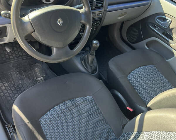 Серый Рено Clio Symbol, объемом двигателя 1.39 л и пробегом 170 тыс. км за 4100 $, фото 9 на Automoto.ua
