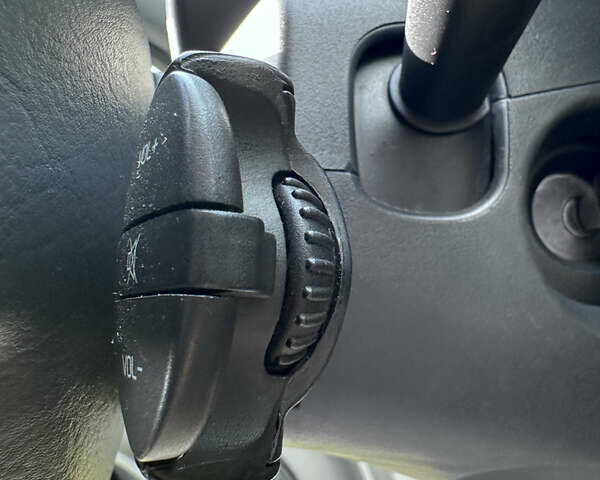 Серый Рено Clio Symbol, объемом двигателя 1.39 л и пробегом 240 тыс. км за 3500 $, фото 21 на Automoto.ua