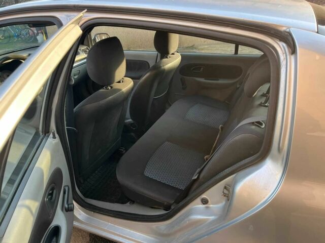 Сірий Рено Clio Symbol, об'ємом двигуна 1.4 л та пробігом 177 тис. км за 2491 $, фото 22 на Automoto.ua