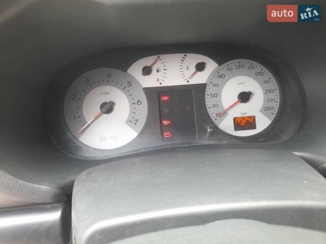 Серый Рено Clio Symbol, объемом двигателя 1.4 л и пробегом 195 тыс. км за 3350 $, фото 3 на Automoto.ua