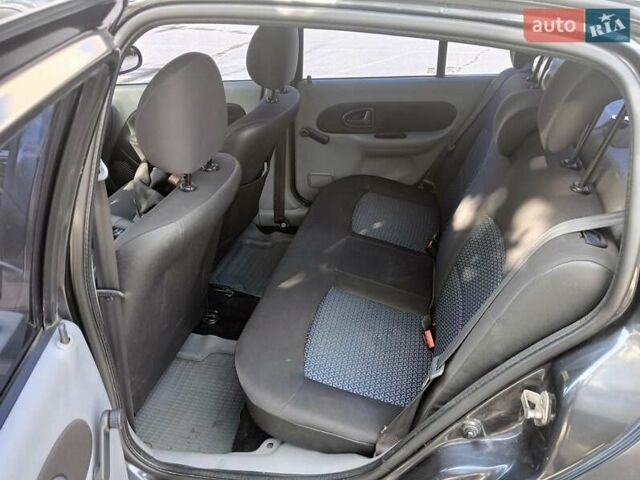 Серый Рено Clio Symbol, объемом двигателя 1.39 л и пробегом 270 тыс. км за 3000 $, фото 2 на Automoto.ua