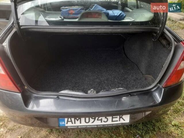 Серый Рено Clio Symbol, объемом двигателя 1.4 л и пробегом 195 тыс. км за 3350 $, фото 5 на Automoto.ua