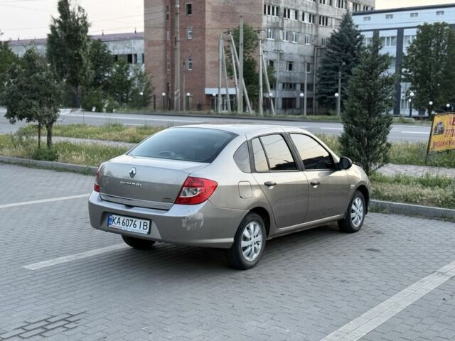 Серый Рено Clio Symbol, объемом двигателя 1.4 л и пробегом 220 тыс. км за 3750 $, фото 2 на Automoto.ua