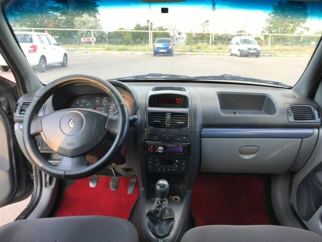 Серый Рено Clio Symbol, объемом двигателя 1.4 л и пробегом 231 тыс. км за 2500 $, фото 1 на Automoto.ua