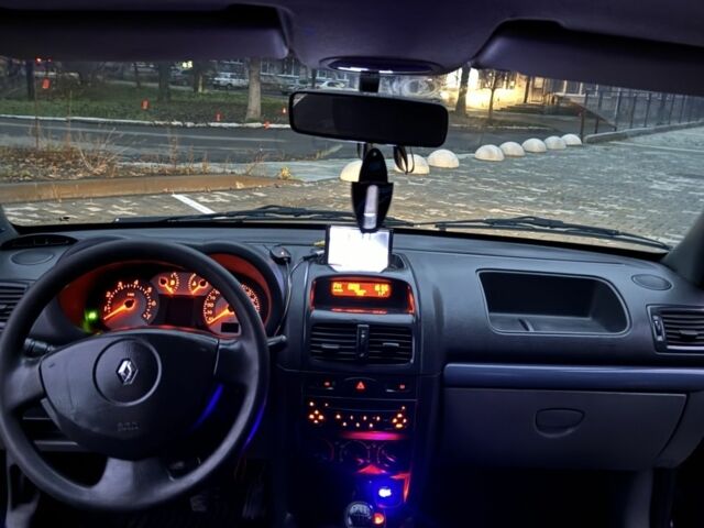 Сірий Рено Clio Symbol, об'ємом двигуна 1.4 л та пробігом 292 тис. км за 2700 $, фото 18 на Automoto.ua