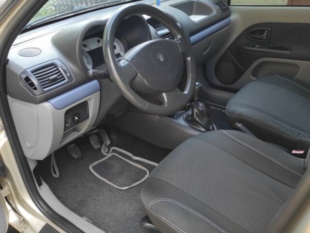 Сірий Рено Clio Symbol, об'ємом двигуна 1.4 л та пробігом 206 тис. км за 4150 $, фото 6 на Automoto.ua