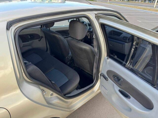 Серый Рено Clio Symbol, объемом двигателя 1.4 л и пробегом 127 тыс. км за 3499 $, фото 18 на Automoto.ua