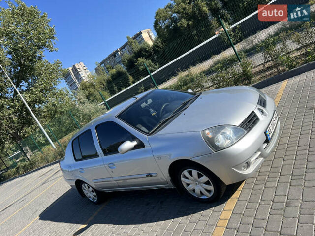 Серый Рено Clio Symbol, объемом двигателя 1.39 л и пробегом 170 тыс. км за 4100 $, фото 2 на Automoto.ua
