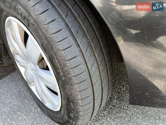 Серый Рено Clio Symbol, объемом двигателя 1.39 л и пробегом 270 тыс. км за 3000 $, фото 3 на Automoto.ua