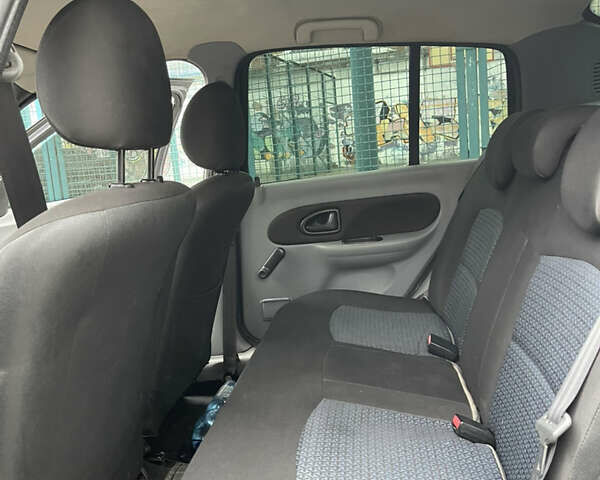 Сірий Рено Clio Symbol, об'ємом двигуна 1.4 л та пробігом 189 тис. км за 2899 $, фото 8 на Automoto.ua