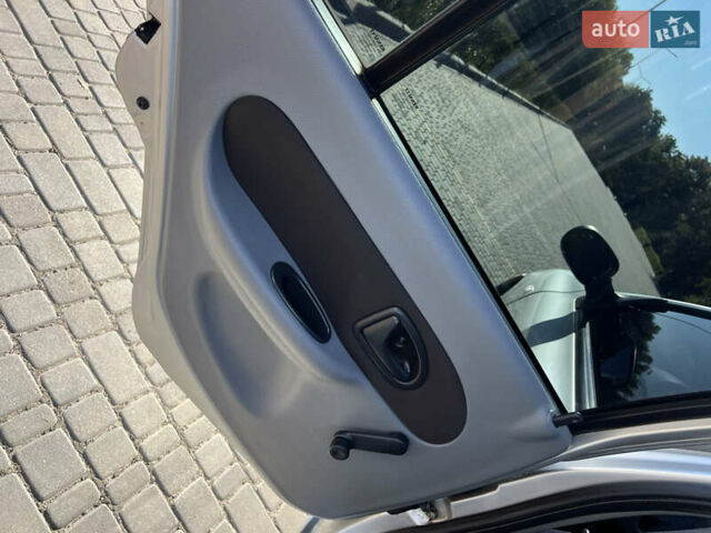 Серый Рено Clio Symbol, объемом двигателя 1.39 л и пробегом 170 тыс. км за 4100 $, фото 12 на Automoto.ua