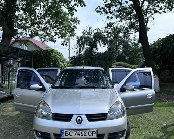 Серый Рено Clio Symbol, объемом двигателя 1.39 л и пробегом 240 тыс. км за 3500 $, фото 42 на Automoto.ua