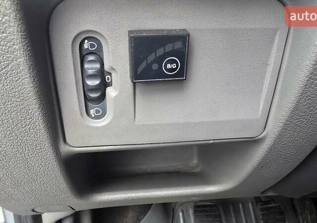 Серый Рено Clio Symbol, объемом двигателя 1.39 л и пробегом 169 тыс. км за 4718 $, фото 11 на Automoto.ua