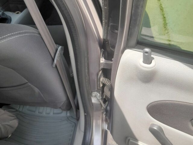 Серый Рено Clio Symbol, объемом двигателя 1.4 л и пробегом 218 тыс. км за 4550 $, фото 8 на Automoto.ua