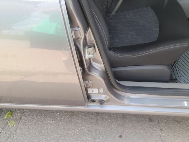 Серый Рено Clio Symbol, объемом двигателя 1.4 л и пробегом 218 тыс. км за 4550 $, фото 7 на Automoto.ua