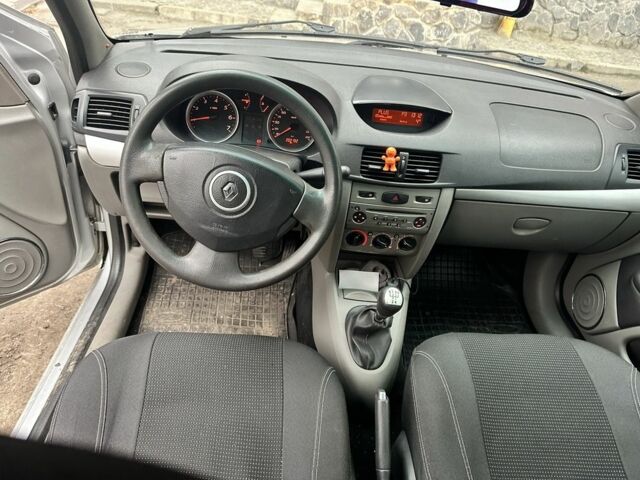 Сірий Рено Clio Symbol, об'ємом двигуна 1.4 л та пробігом 202 тис. км за 4400 $, фото 9 на Automoto.ua
