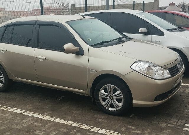 Серый Рено Clio Symbol, объемом двигателя 0 л и пробегом 180 тыс. км за 3900 $, фото 2 на Automoto.ua