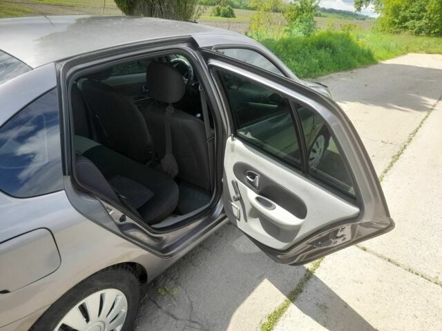 Серый Рено Clio Symbol, объемом двигателя 1.4 л и пробегом 218 тыс. км за 4550 $, фото 6 на Automoto.ua