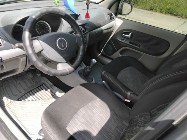 Серый Рено Clio Symbol, объемом двигателя 1.4 л и пробегом 218 тыс. км за 4550 $, фото 17 на Automoto.ua