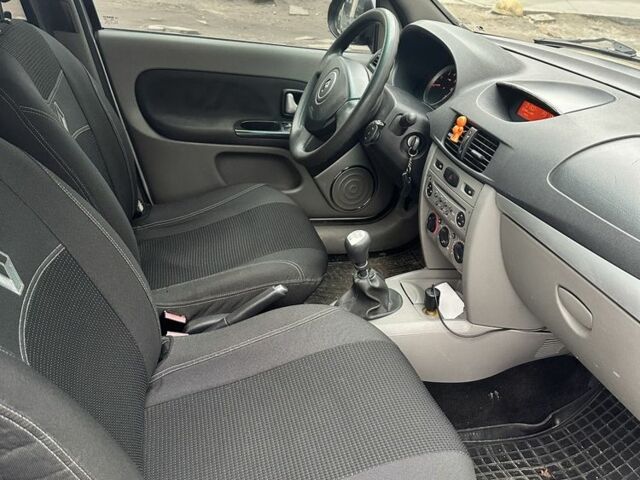 Сірий Рено Clio Symbol, об'ємом двигуна 1.4 л та пробігом 202 тис. км за 4400 $, фото 17 на Automoto.ua