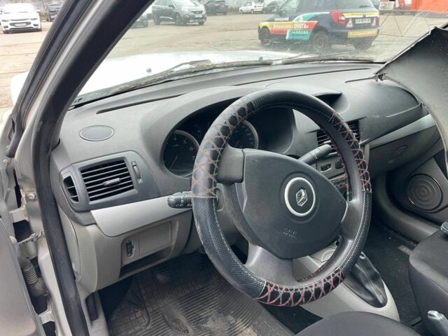 Серый Рено Clio Symbol, объемом двигателя 1.4 л и пробегом 160 тыс. км за 2500 $, фото 5 на Automoto.ua