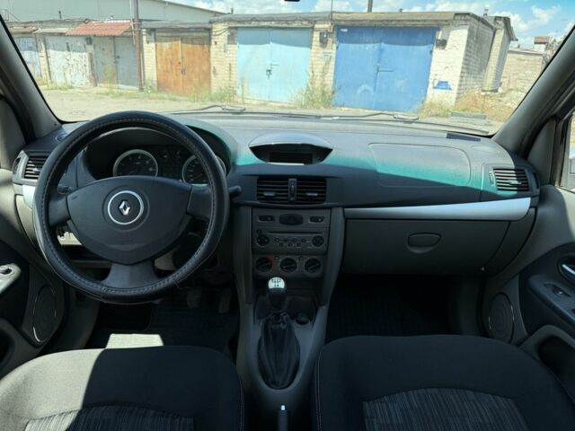 Сірий Рено Clio Symbol, об'ємом двигуна 1.4 л та пробігом 175 тис. км за 4200 $, фото 5 на Automoto.ua