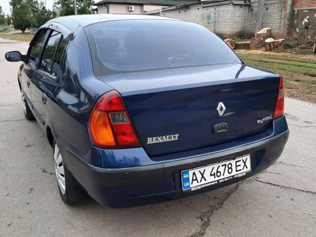 Синий Рено Clio Symbol, объемом двигателя 1.4 л и пробегом 144 тыс. км за 3350 $, фото 4 на Automoto.ua