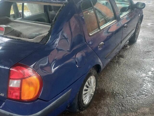 Синий Рено Clio Symbol, объемом двигателя 1.4 л и пробегом 300 тыс. км за 1500 $, фото 4 на Automoto.ua