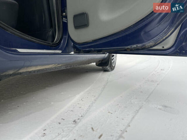 Синий Рено Clio Symbol, объемом двигателя 1.4 л и пробегом 154 тыс. км за 2999 $, фото 4 на Automoto.ua