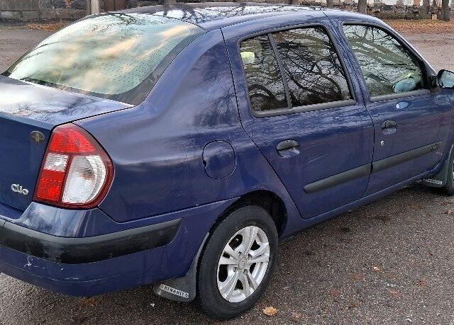 Рено Clio Symbol 2005 в Кролевце на Automoto.ua Синий Рено Clio Symbol, объемом двигателя 0 л и пробегом 152 тыс. км за 3700 $, фото 2 на Automoto.ua