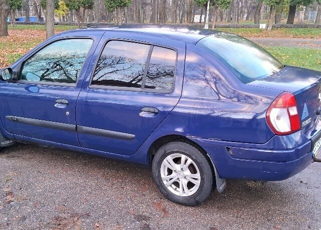 Рено Clio Symbol 2005 в Кролевце на Automoto.ua Синий Рено Clio Symbol, объемом двигателя 0 л и пробегом 152 тыс. км за 3700 $, фото 1 на Automoto.ua