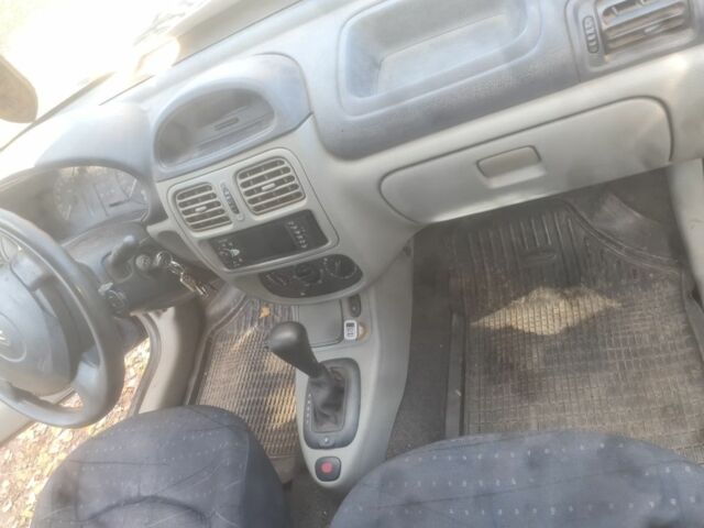 Синий Рено Clio Symbol, объемом двигателя 1.4 л и пробегом 187 тыс. км за 3078 $, фото 1 на Automoto.ua