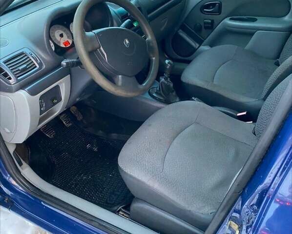 Синий Рено Clio Symbol, объемом двигателя 1.4 л и пробегом 170 тыс. км за 2800 $, фото 19 на Automoto.ua