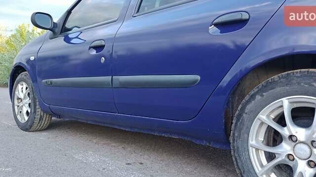 Синий Рено Clio Symbol, объемом двигателя 1.4 л и пробегом 170 тыс. км за 2800 $, фото 12 на Automoto.ua