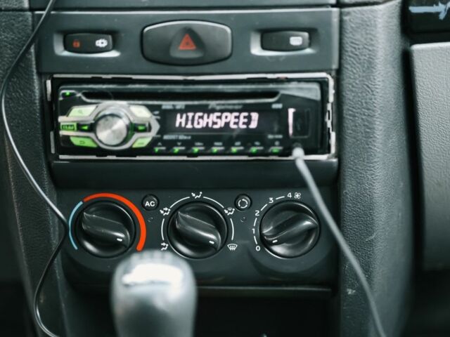 Синій Рено Clio Symbol, об'ємом двигуна 1.4 л та пробігом 483 тис. км за 2950 $, фото 10 на Automoto.ua