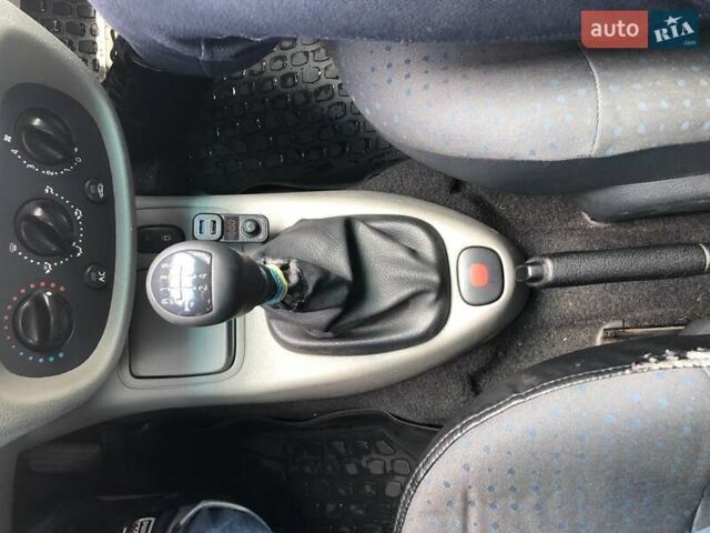 Рено Clio Symbol 2006 у Дніпро (Дніпропетровську) на Automoto.ua Синій Рено Clio Symbol, об'ємом двигуна 1.39 л та пробігом 226 тис. км за 3000 $, фото 7 на Automoto.ua