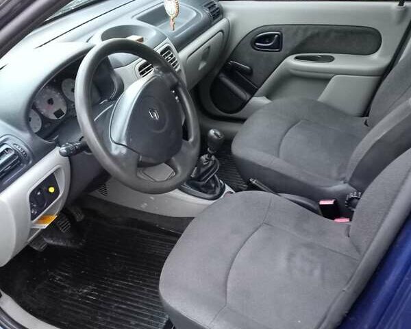 Синий Рено Clio Symbol, объемом двигателя 1.39 л и пробегом 255 тыс. км за 3350 $, фото 7 на Automoto.ua